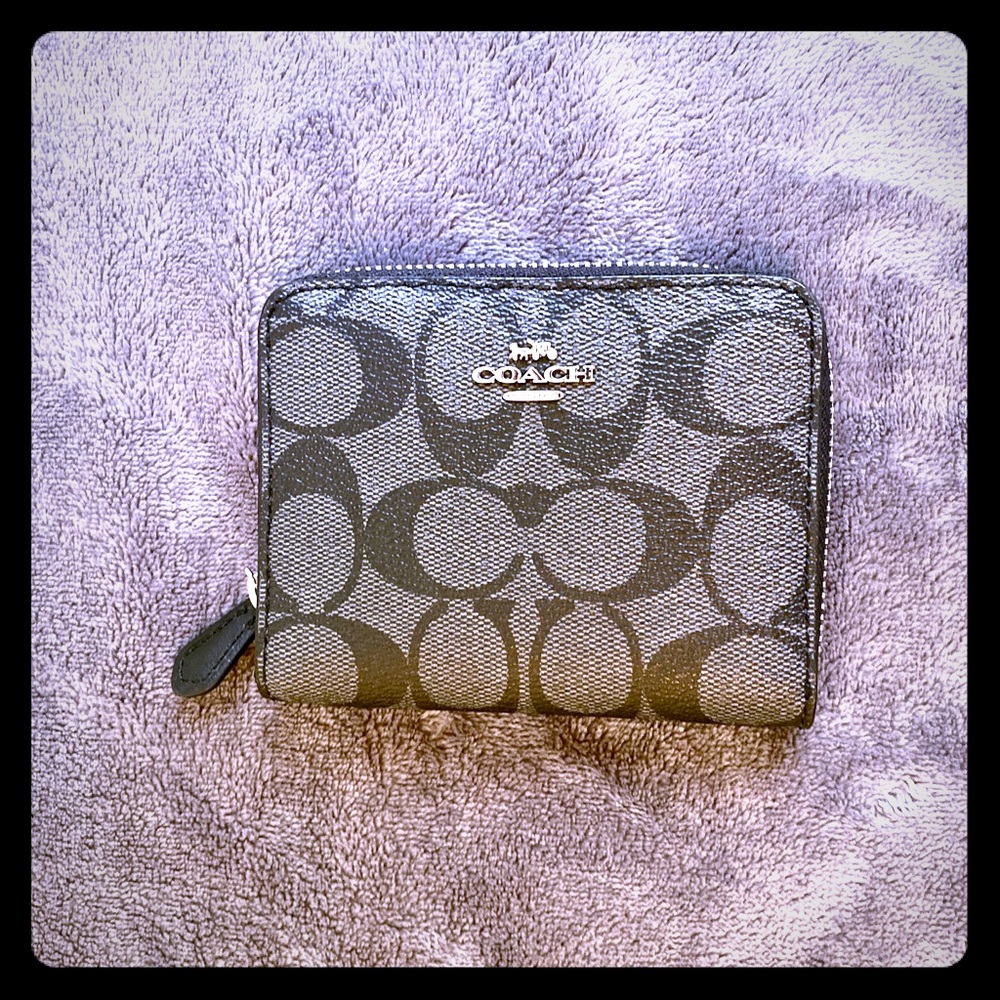 NWT Small Zip Around Wallet In Signature Canvas